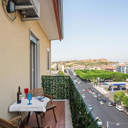 Roomy And Bright Apartment With Balconies X6 Катания Экстерьер фото